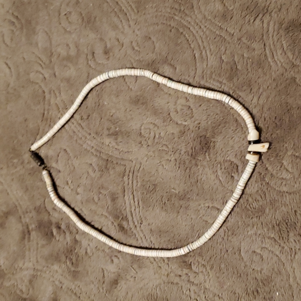 Vintage handmade shell necklace choker